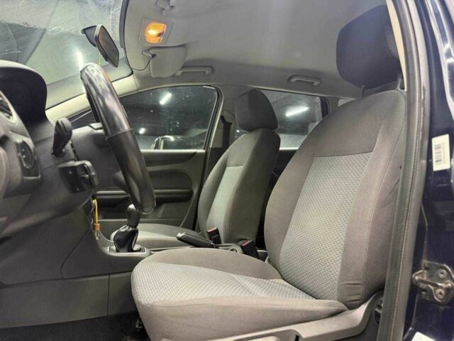 Синий Форд Фокус, объемом двигателя 1.6 л и пробегом 260 тыс. км за 4800 $, фото 19 на Automoto.ua