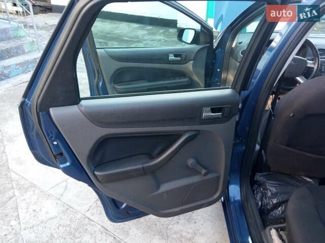 Синий Форд Фокус, объемом двигателя 1.8 л и пробегом 282 тыс. км за 5100 $, фото 35 на Automoto.ua