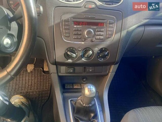 Синий Форд Фокус, объемом двигателя 1.6 л и пробегом 367 тыс. км за 3798 $, фото 11 на Automoto.ua