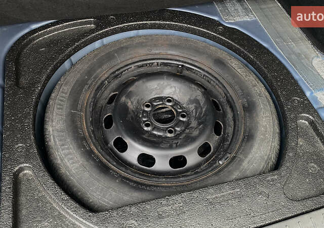 Синий Форд Фокус, объемом двигателя 1.6 л и пробегом 231 тыс. км за 5250 $, фото 69 на Automoto.ua