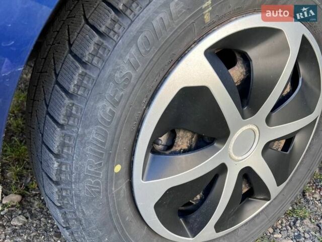 Синий Форд Фокус, объемом двигателя 1.6 л и пробегом 255 тыс. км за 4100 $, фото 5 на Automoto.ua