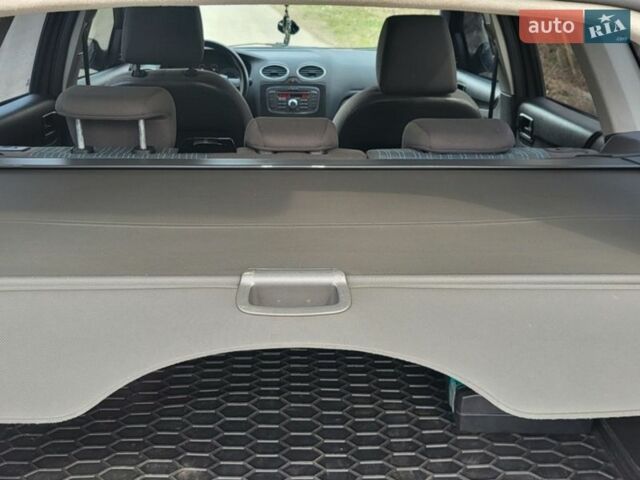 Синій Форд Фокус, об'ємом двигуна 1.6 л та пробігом 277 тис. км за 4699 $, фото 16 на Automoto.ua