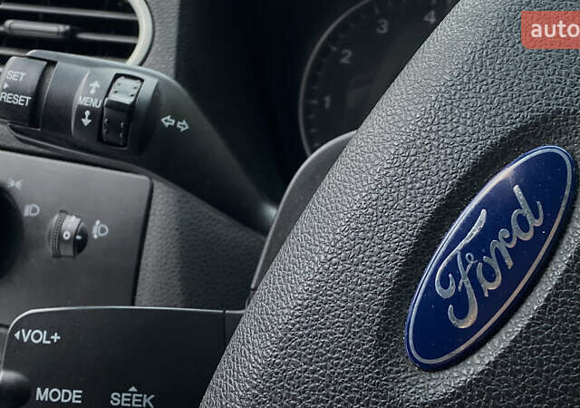 Синий Форд Фокус, объемом двигателя 1.6 л и пробегом 231 тыс. км за 5250 $, фото 42 на Automoto.ua