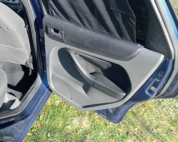 Синий Форд Фокус, объемом двигателя 1.56 л и пробегом 313 тыс. км за 4450 $, фото 11 на Automoto.ua