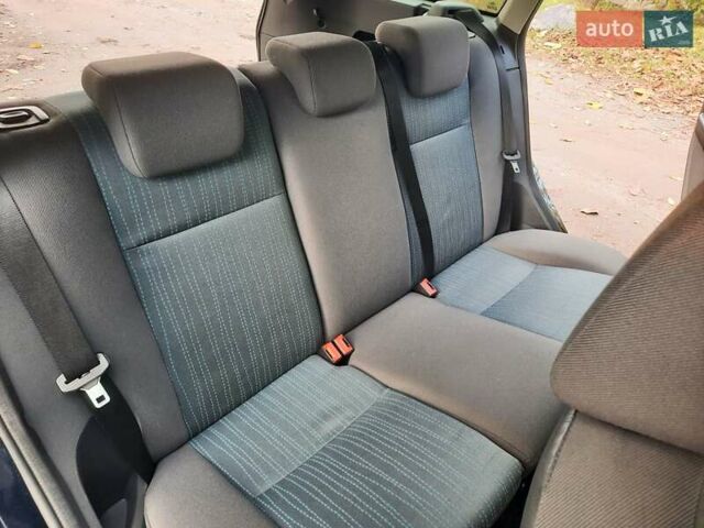 Синий Форд Фокус, объемом двигателя 1.6 л и пробегом 360 тыс. км за 4550 $, фото 76 на Automoto.ua