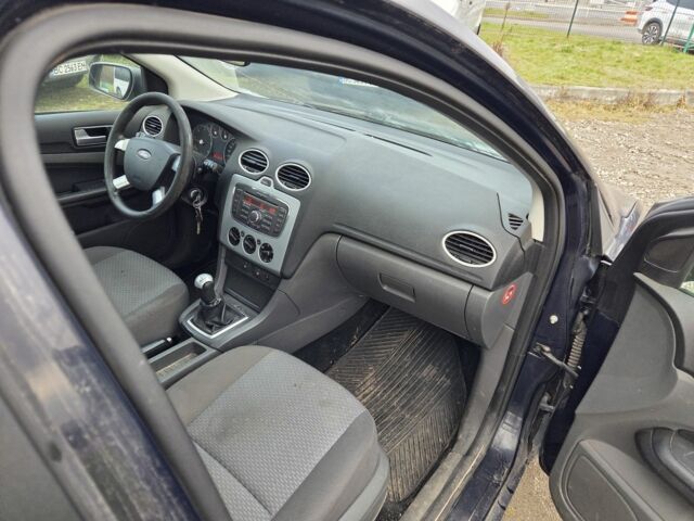 Синій Форд Фокус, об'ємом двигуна 0 л та пробігом 348 тис. км за 1850 $, фото 18 на Automoto.ua