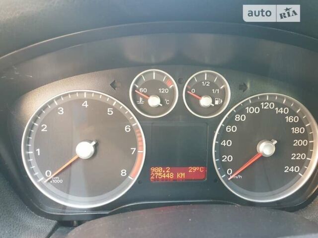 Синий Форд Фокус, объемом двигателя 1.6 л и пробегом 276 тыс. км за 2900 $, фото 7 на Automoto.ua