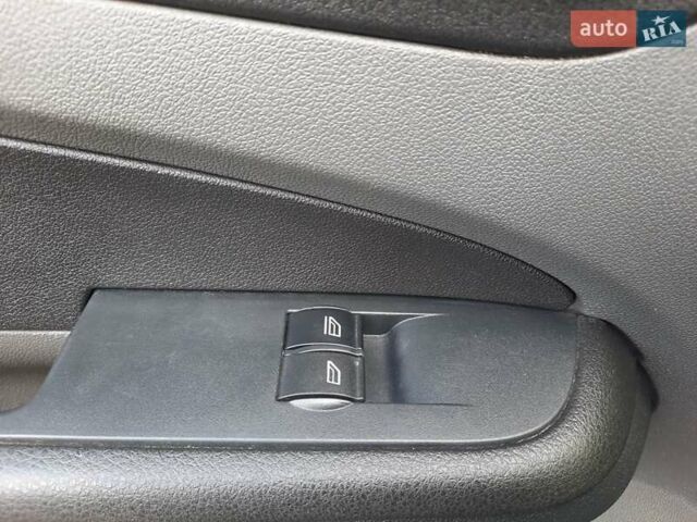 Синий Форд Фокус, объемом двигателя 1.6 л и пробегом 360 тыс. км за 4550 $, фото 59 на Automoto.ua