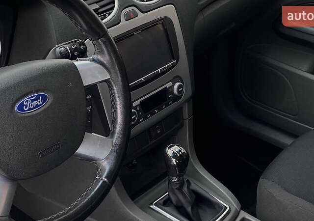 Синий Форд Фокус, объемом двигателя 1.6 л и пробегом 231 тыс. км за 5250 $, фото 38 на Automoto.ua