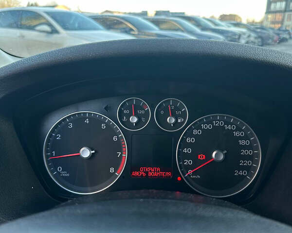 Синій Форд Фокус, об'ємом двигуна 1.6 л та пробігом 228 тис. км за 4750 $, фото 7 на Automoto.ua