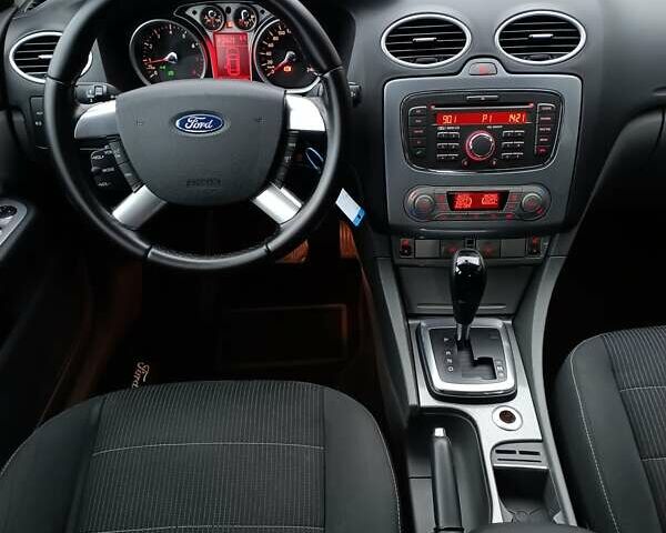 Синий Форд Фокус, объемом двигателя 1.6 л и пробегом 225 тыс. км за 5999 $, фото 6 на Automoto.ua