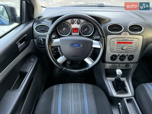 Синій Форд Фокус, об'ємом двигуна 1.6 л та пробігом 200 тис. км за 4499 $, фото 40 на Automoto.ua