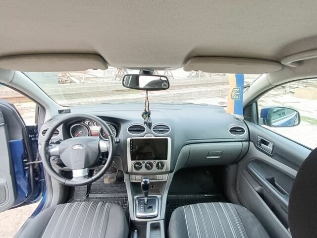 Синій Форд Фокус, об'ємом двигуна 2 л та пробігом 256 тис. км за 5800 $, фото 6 на Automoto.ua