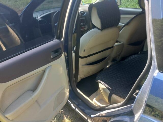 Синій Форд Фокус, об'ємом двигуна 2 л та пробігом 236 тис. км за 4500 $, фото 14 на Automoto.ua