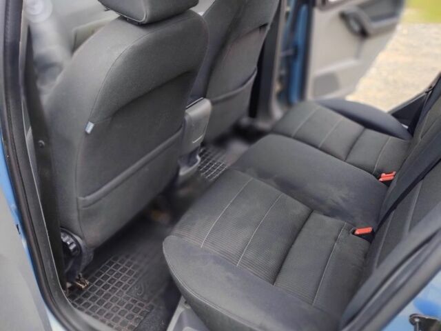 Синий Форд Фокус, объемом двигателя 2 л и пробегом 270 тыс. км за 5702 $, фото 5 на Automoto.ua