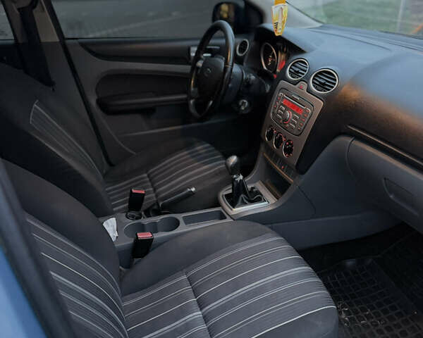 Синій Форд Фокус, об'ємом двигуна 1.56 л та пробігом 380 тис. км за 4299 $, фото 6 на Automoto.ua