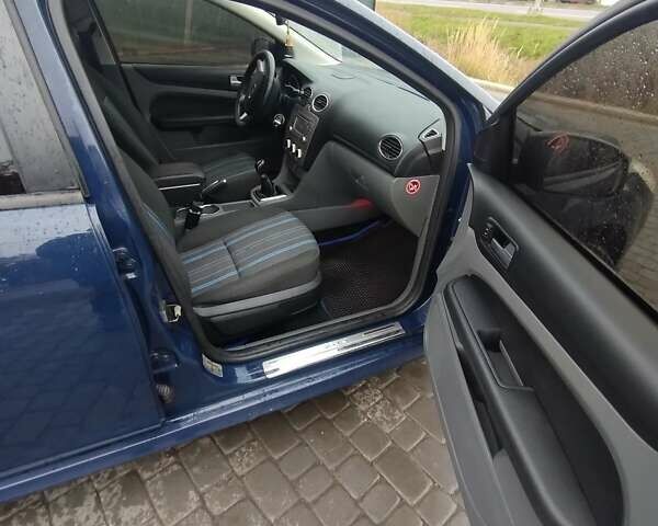 Синий Форд Фокус, объемом двигателя 1.6 л и пробегом 278 тыс. км за 5100 $, фото 15 на Automoto.ua