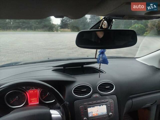 Синий Форд Фокус, объемом двигателя 1.6 л и пробегом 215 тыс. км за 6350 $, фото 15 на Automoto.ua