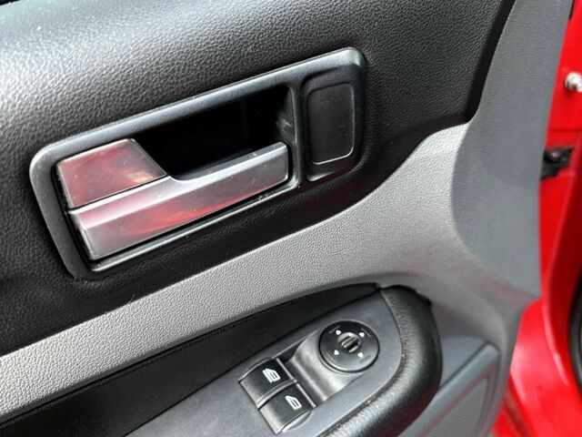 Синий Форд Фокус, объемом двигателя 1.6 л и пробегом 404 тыс. км за 5450 $, фото 6 на Automoto.ua