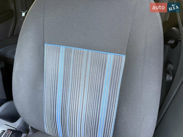 Синій Форд Фокус, об'ємом двигуна 1.6 л та пробігом 200 тис. км за 4499 $, фото 38 на Automoto.ua