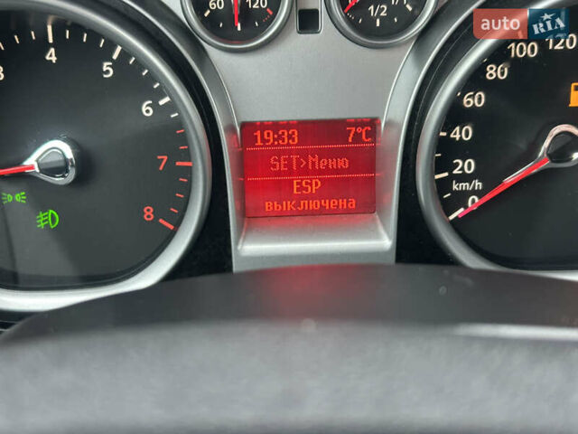 Синий Форд Фокус, объемом двигателя 1.6 л и пробегом 225 тыс. км за 5100 $, фото 32 на Automoto.ua