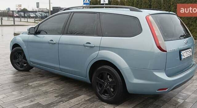 Синий Форд Фокус, объемом двигателя 1.56 л и пробегом 252 тыс. км за 5300 $, фото 1 на Automoto.ua