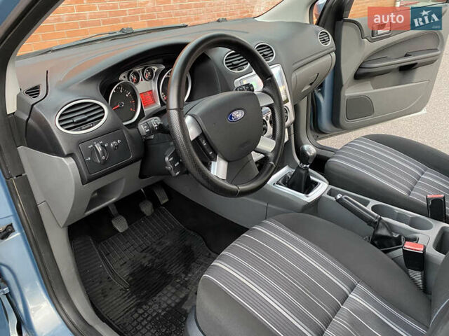 Синий Форд Фокус, объемом двигателя 1.6 л и пробегом 200 тыс. км за 5200 $, фото 27 на Automoto.ua