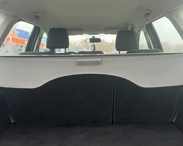 Синій Форд Фокус, об'ємом двигуна 1.6 л та пробігом 301 тис. км за 3850 $, фото 6 на Automoto.ua