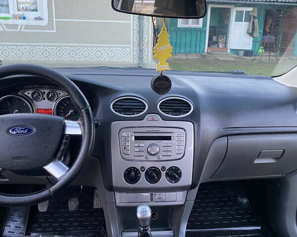 Синій Форд Фокус, об'ємом двигуна 1.6 л та пробігом 370 тис. км за 4900 $, фото 3 на Automoto.ua
