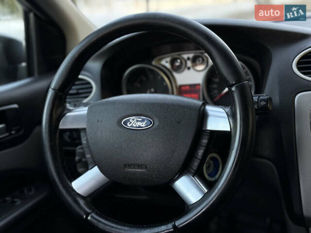 Синій Форд Фокус, об'ємом двигуна 1.6 л та пробігом 200 тис. км за 4499 $, фото 44 на Automoto.ua