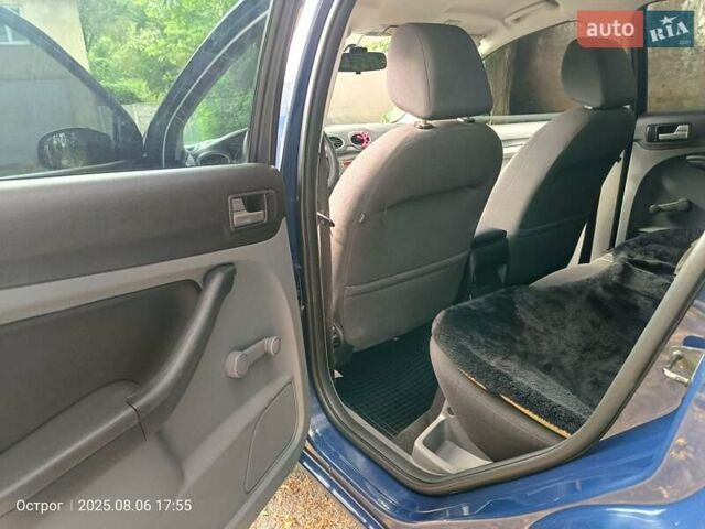 Синий Форд Фокус, объемом двигателя 1.6 л и пробегом 274 тыс. км за 4900 $, фото 2 на Automoto.ua