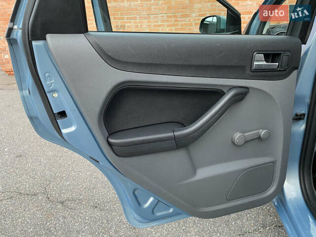 Синий Форд Фокус, объемом двигателя 1.6 л и пробегом 208 тыс. км за 5200 $, фото 29 на Automoto.ua