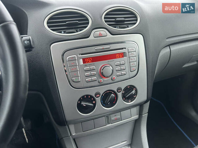 Синий Форд Фокус, объемом двигателя 1.6 л и пробегом 225 тыс. км за 5100 $, фото 29 на Automoto.ua