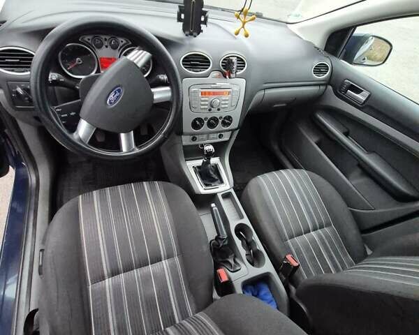 Синій Форд Фокус, об'ємом двигуна 1.6 л та пробігом 160 тис. км за 6000 $, фото 12 на Automoto.ua