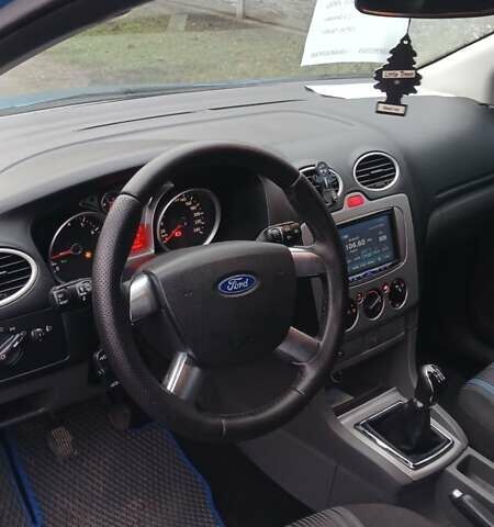 Синий Форд Фокус, объемом двигателя 1.6 л и пробегом 197 тыс. км за 5400 $, фото 1 на Automoto.ua