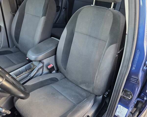 Синий Форд Фокус, объемом двигателя 1.6 л и пробегом 167 тыс. км за 5500 $, фото 9 на Automoto.ua