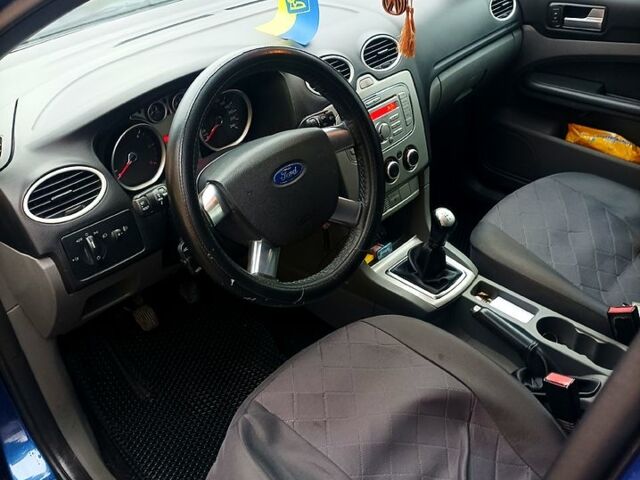 Синій Форд Фокус, об'ємом двигуна 1.6 л та пробігом 305 тис. км за 5000 $, фото 3 на Automoto.ua