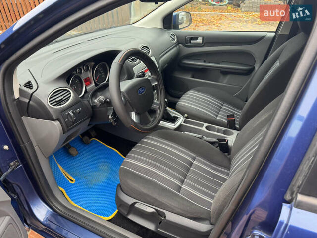 Синий Форд Фокус, объемом двигателя 1.6 л и пробегом 275 тыс. км за 5400 $, фото 10 на Automoto.ua