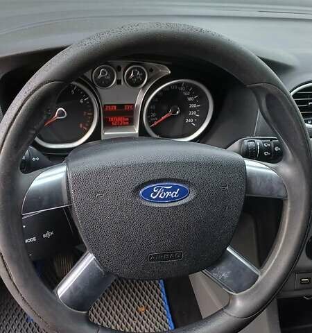 Синий Форд Фокус, объемом двигателя 1.6 л и пробегом 194 тыс. км за 4200 $, фото 7 на Automoto.ua