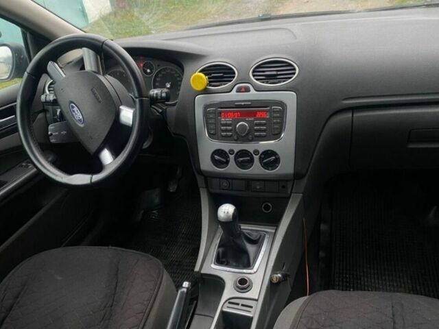 Синий Форд Фокус, объемом двигателя 1.6 л и пробегом 250 тыс. км за 3999 $, фото 4 на Automoto.ua