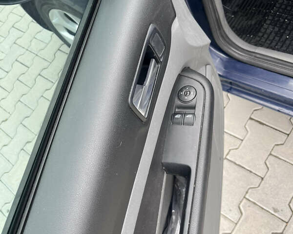 Форд Фокус 2008 в Черновцах на Automoto.ua Синий Форд Фокус, объемом двигателя 1.56 л и пробегом 390 тыс. км за 4700 $, фото 6 на Automoto.ua