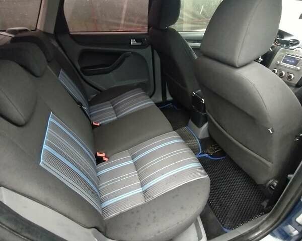 Синий Форд Фокус, объемом двигателя 1.6 л и пробегом 278 тыс. км за 5100 $, фото 17 на Automoto.ua