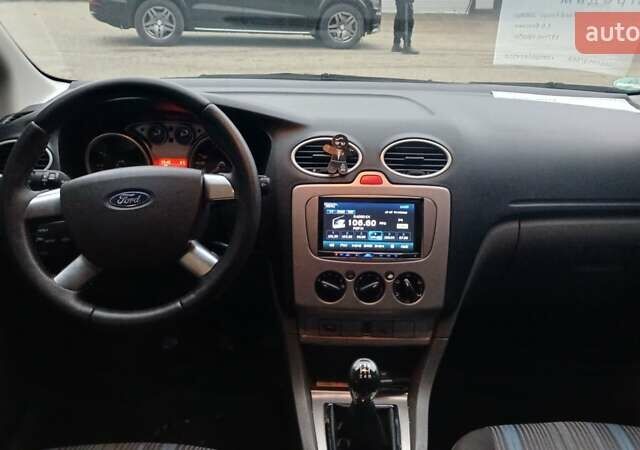 Синий Форд Фокус, объемом двигателя 1.6 л и пробегом 197 тыс. км за 5680 $, фото 14 на Automoto.ua