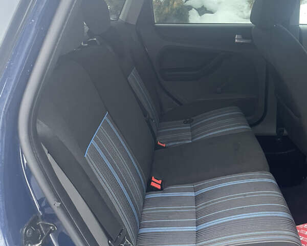 Синий Форд Фокус, объемом двигателя 1.6 л и пробегом 285 тыс. км за 4650 $, фото 8 на Automoto.ua