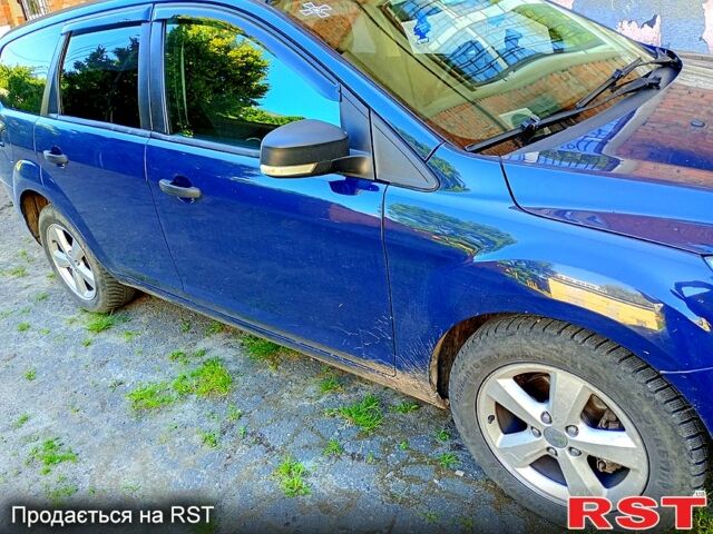 Синій Форд Фокус, об'ємом двигуна 1.6 л та пробігом 373 тис. км за 4500 $, фото 2 на Automoto.ua