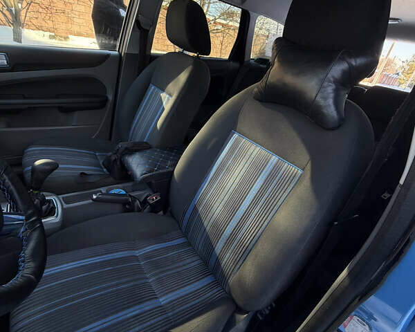 Синий Форд Фокус, объемом двигателя 1.8 л и пробегом 282 тыс. км за 4100 $, фото 12 на Automoto.ua