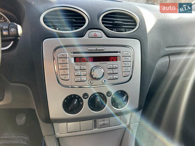 Синий Форд Фокус, объемом двигателя 1.6 л и пробегом 225 тыс. км за 5300 $, фото 26 на Automoto.ua