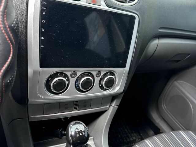 Синий Форд Фокус, объемом двигателя 1.6 л и пробегом 404 тыс. км за 5450 $, фото 2 на Automoto.ua