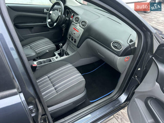 Синий Форд Фокус, объемом двигателя 1.6 л и пробегом 225 тыс. км за 5100 $, фото 22 на Automoto.ua