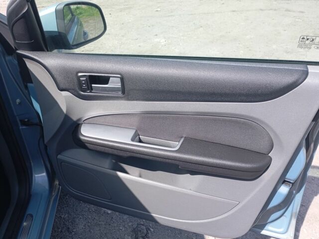 Синій Форд Фокус, об'ємом двигуна 1.6 л та пробігом 187 тис. км за 5500 $, фото 12 на Automoto.ua